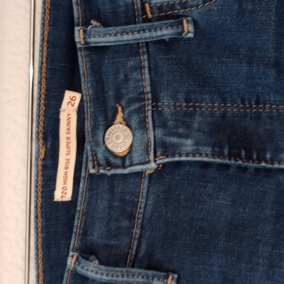 CCO | LEVI STRAUSS & CO.| 26"" waist HIGH RISE SUPER SKINNY - Picture 5 of 11